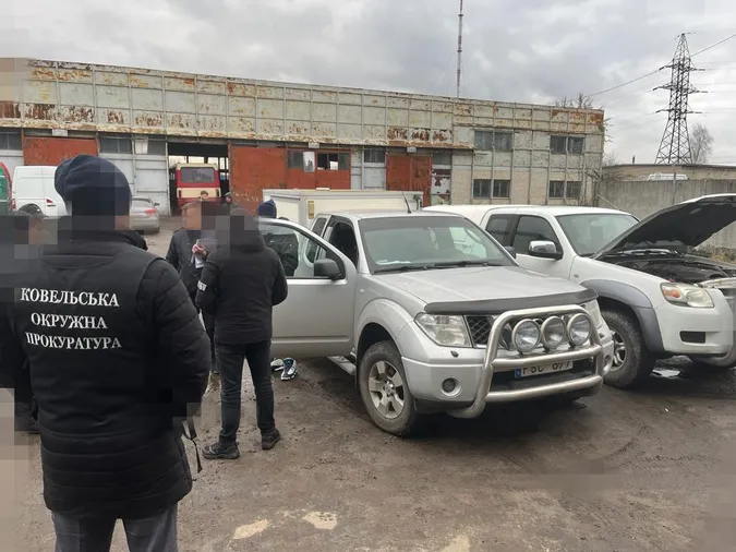17 тисяч доларів за авто для ЗСУ: волинянин торгував гумдопомогою (фото)