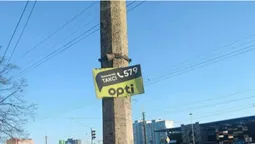 Керівнику служби таксі в Луцьку «світить» штраф за рекламу (фото)
