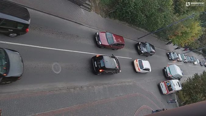 У центрі Луцька бус інкасаторів збив дитину на переході (фото, відео)