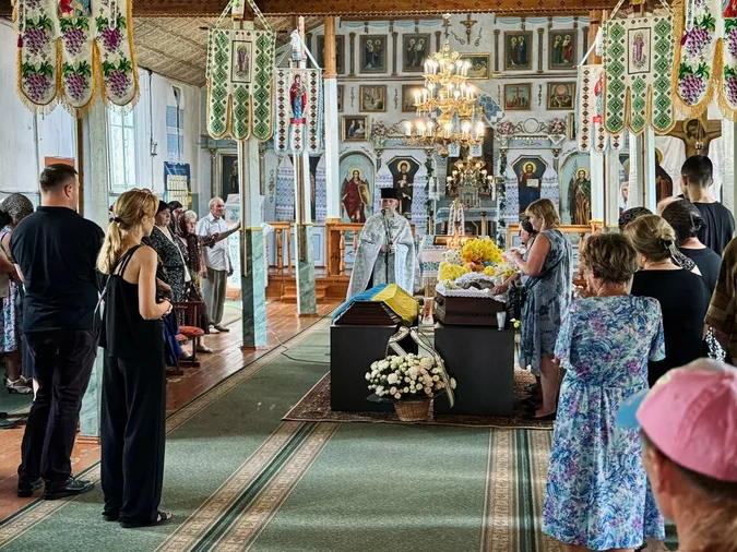 У Нововолинську прощались із захисником Дмитром Хрищуком (фото)
