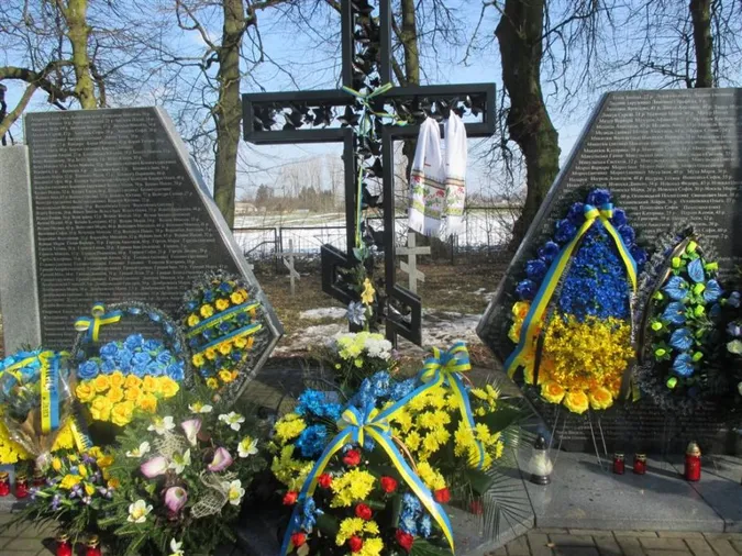 Інститут нацпам'яті Польщі не бачить злочину в заходах у Сагрині 