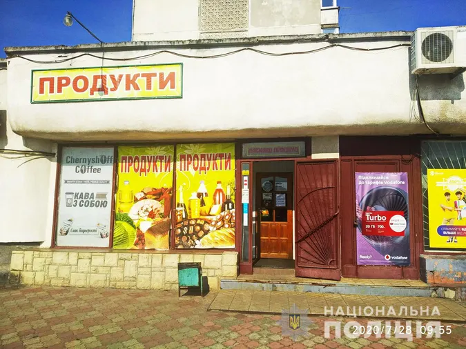 У Володимирі «на гарячому» спіймали злодія, який виносив з магазину цигарки