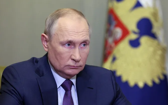 Експерт пояснив, навіщо путін «запровадив» воєнний та спеціальний стани