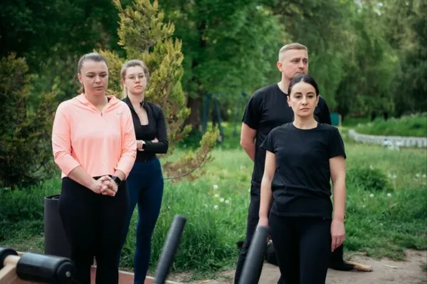 «Місто, рухайся!»: пів сотні лучан зібралися на перше тренування просто неба (фото)