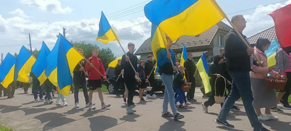 На Волині провели в останню дорогу молодого воїна Артема Мулявку (фото)