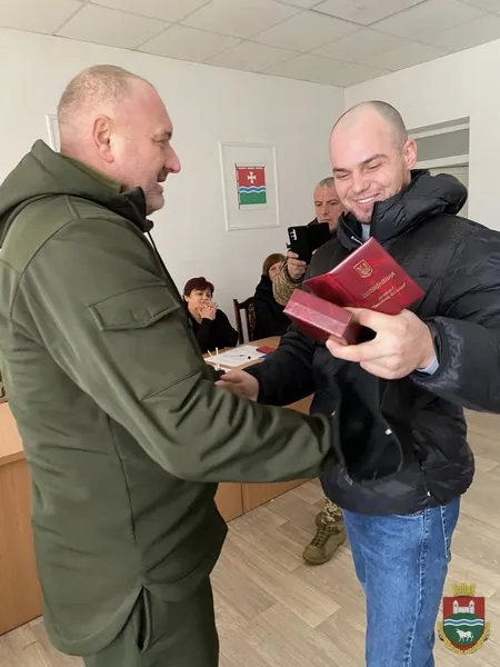 Військового з Волині нагородили медаллю «Захиснику Вітчизни» (фото)
