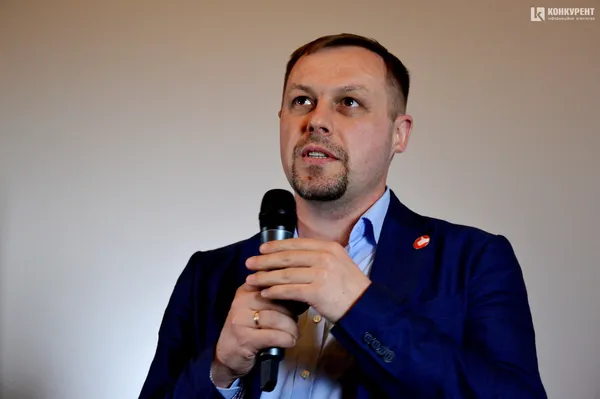 Перестаньте скиглити: про що говорила нардепка на зустрічі з лучанами (фото)
