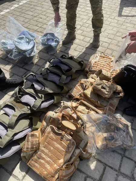На Волині арештували бронежилети та каски, якими «приторговував» посадовець (фото, відео)