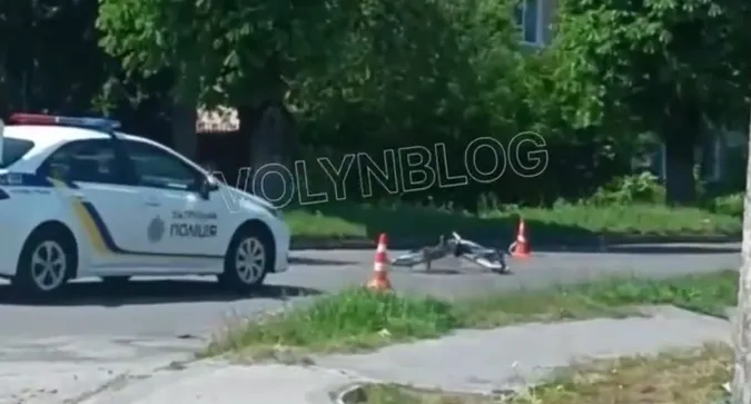 У Луцьку на Потебні зіткнулися мотоцикліст та велосипедист (відео)
