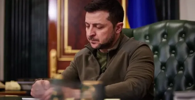 Зеленський ввів у дію санкції РНБО проти осіб та організацій, пов'язаних з РФ