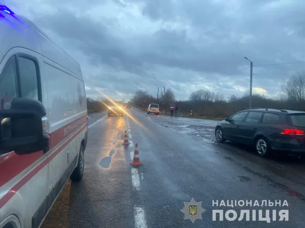 Мотоцикл влетів у автомобіль: у ДТП на Волині загинув 19-річний юнак (фото, відео)