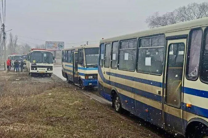 Росія «мобілізовує» українців, які виходять гуманітарними коридорами, – МЗС