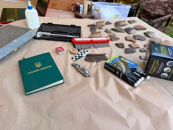 Серед останків восьми собак: на Полтавщині відкопали скарб, якому понад 600 років (фото)