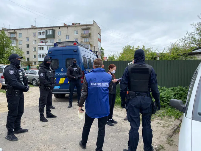 Педофіл з Волині ґвалтував хлопчика і продавав відео збочень в інтернеті