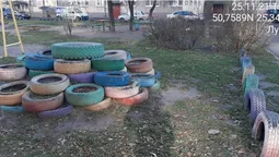 Шкодять здоров'ю: лучан просять повідомляти про старі автомобільні шини у дворах (фото, відео)