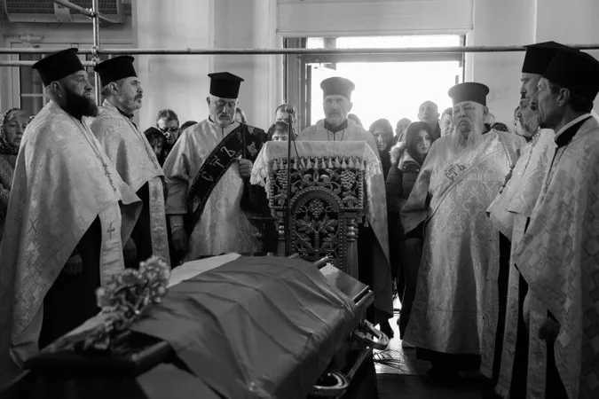 У Луцьку провели в останню дорогу загиблих Героїв Костянтина Кіріка та Михайла Федоровича (фото, відео)