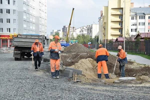 Вулицю Липинського у Луцьку відремонтують за місяць (фото)