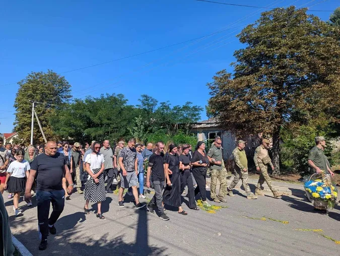 На Волині попрощалися із 30-річним Героєм Віталієм Ксьондзиком (фото)