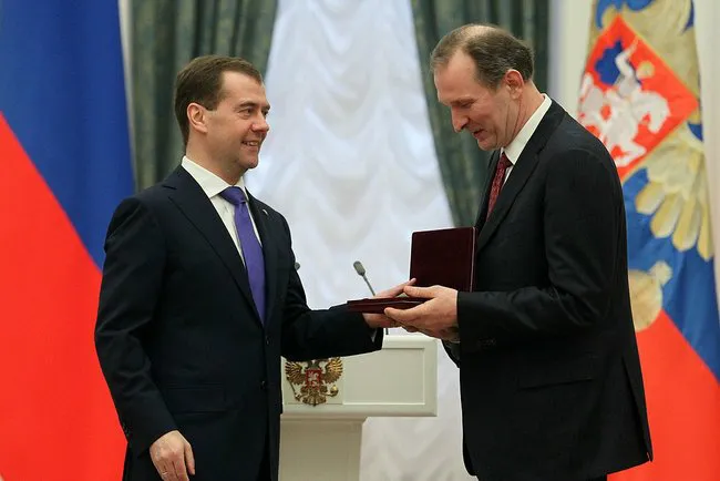 Замість Кобзона: зірка «Сватів» провідав поранених рашистів у шпиталі