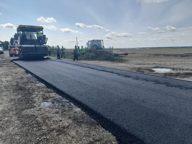 У Луцькому районі ремонтують дорогу Торчин – Хорохорин (фото)