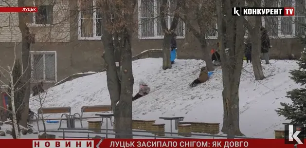 Луцьк засипало снігом: як довго триматиметься мороз (відео)