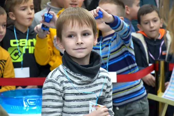 Із призами та подарунками: у «Промені» відбувся дитячий турнір Beyblade (фото)