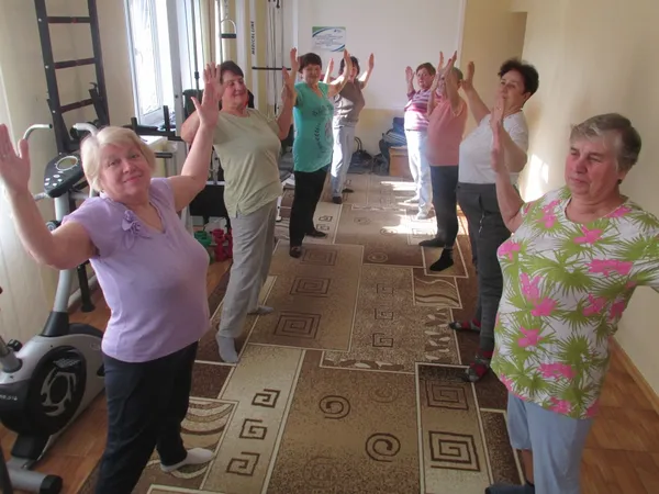 На Волині пенсіонерки роблять зарядку під пісні Винника й Федишин (фото)