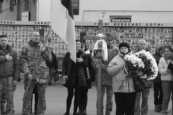 Загинув на Донеччині: у Луцьку попрощалися з розвідником Едуардом Ковальчуком (фото)