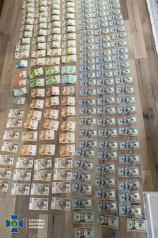 На Волині СБУ заблокувала незаконний збут партії бронежилетів і касок (фото, відео)