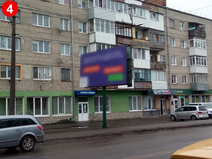 У Луцьку демонтують 12 старих білбордів: де саме