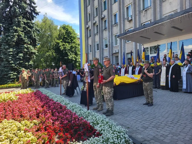 У Ковелі попрощалися із двома воїнами – Ігорем Ляшком та Олексієм Кравчуком (фото)