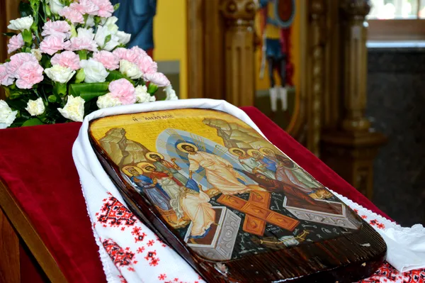 Храм для всіх: історія будівництва церкви на кладовищі в Гаразджі (фото)