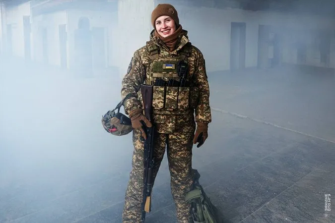 Пішла служити добровільно: як нацгвардійка з Волині допомагає військовим (фото)