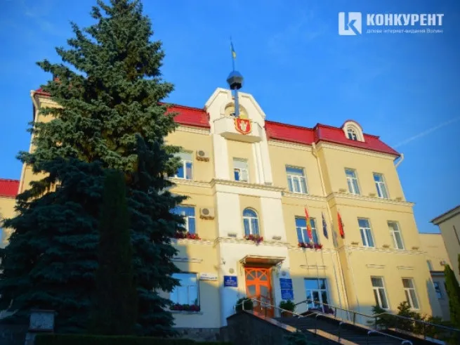 Як луцькі депутати контактують з виборцями через «Фейсбук»