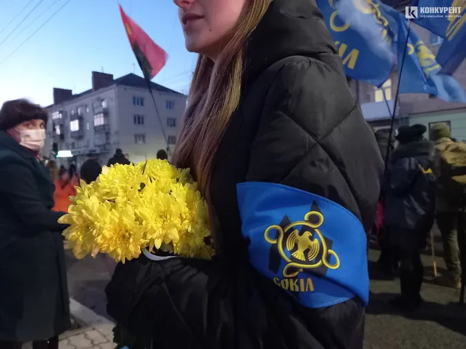 З волинкою та барабанами: у Луцьку пройшов «Марш правих традицій» (фото, відео)
