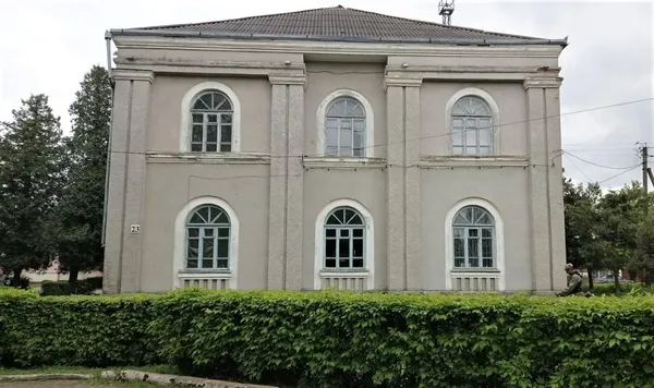 Будівлю колишнього райкому в Іваничах продали за понад 5 мільйонів: хто новий власник