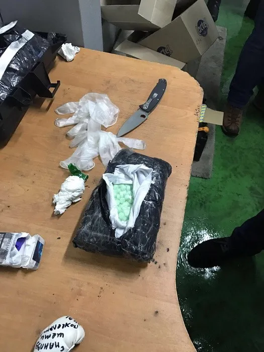 Члени ГО по боротьбі з корупцією везли через «Ягодин» партію екстазі та кокаїн (фото)