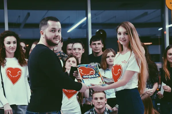«У кожному пірожині головне - начинка»: у Луцьку відбувся концерт гурту «ТІК» (фото)
