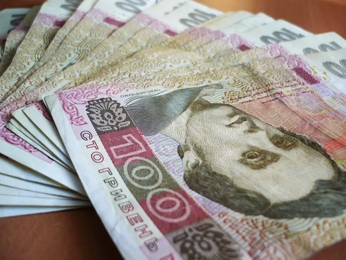 Уряд підняв оклад бюджетникам