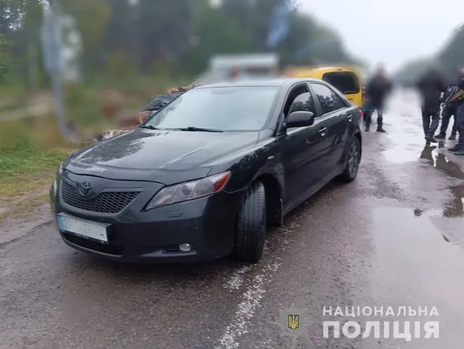 У Маневичах на блокпості зупинили «запаковану» бурштином «тойоту» (фото, відео)