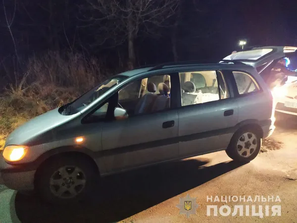 Лучанин пропонував поліцейським хабар за 10 ящиків підробного алкоголю (фото)