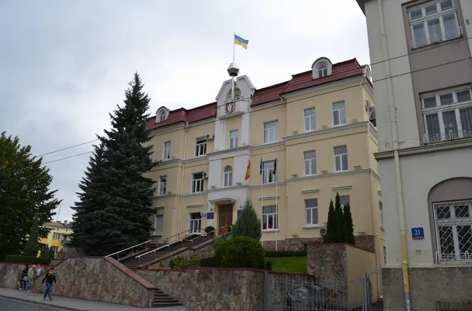 Луцьким чиновникам вкотре хочуть підвищити зарплату