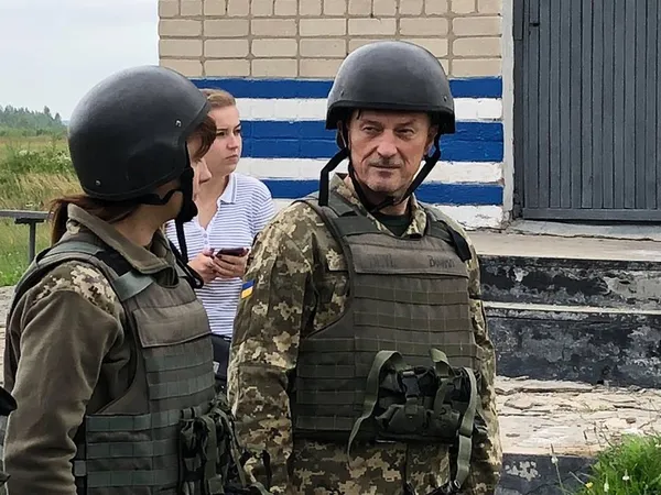 Губернатор Волині стріляє з «калаша» (фото, відео)