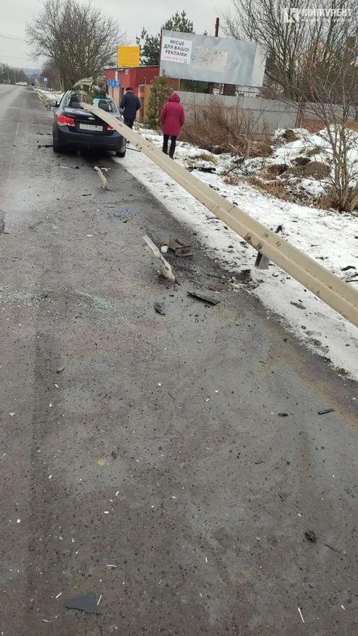 ДТП у Липинах: відбійник наскрізь проштрикнув авто (фото, відео)