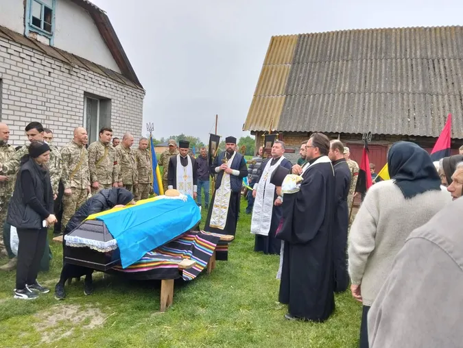 На Волині попрощалися із юним воїном Романом Климчуком (фото)