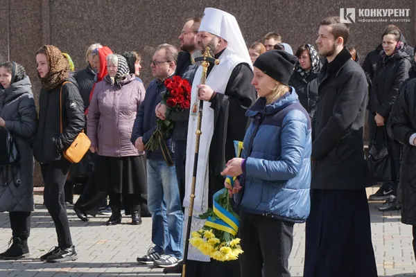 Луцьк на колінах: попрощалися з двома полеглими Героями (фото, відео)