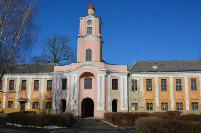 Перекопають за 10 мільйонів: в Олицькому замку відбуватимуться археологічні роботи