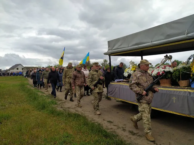 На Волині сотні людей попрощалися з Миколою Гапонюком (фото)