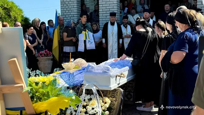 Зовсім юний: на Волині попрощалися із воїном Павлом Молодшим (фото)