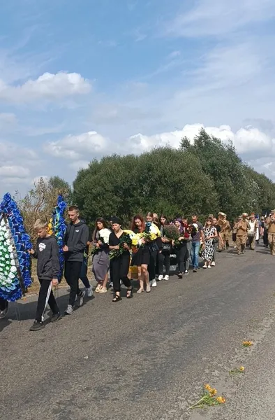 На Волині попрощалися із загиблим воїном Володимиром Котюком (фото)